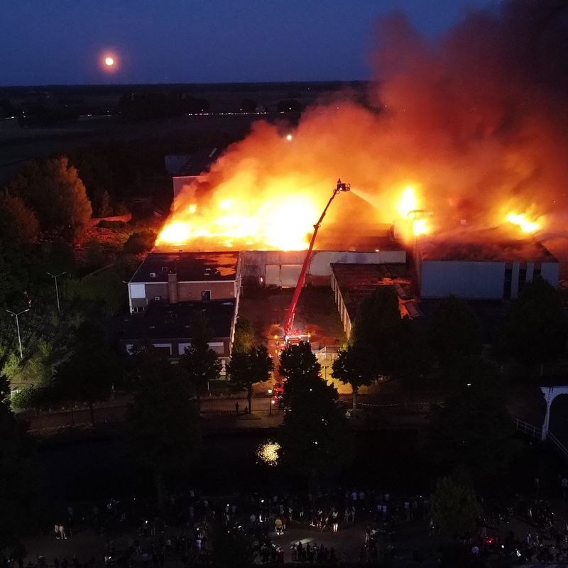 Brand Hempflax: 10.000 Bal Jerami Terbakar