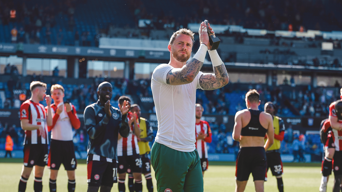 Brentford Goalkeeper Flekken Joins Leverkusen