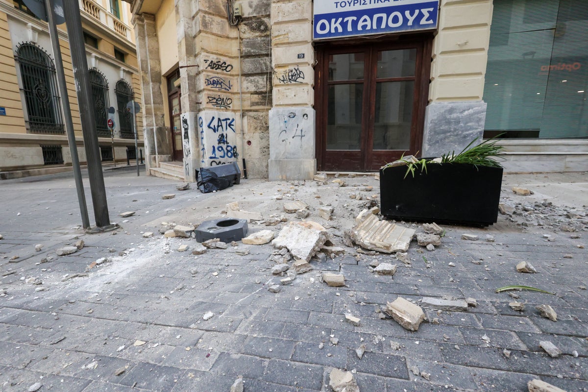 Crete Quakes Continue: Tourist Sites Closed