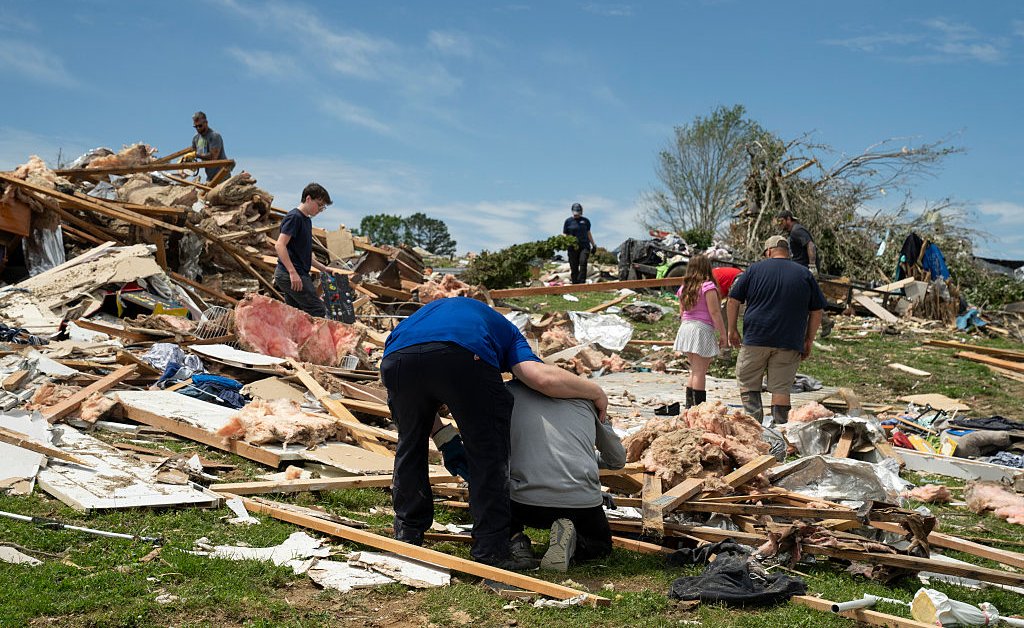 Devastating Tornadoes Slam U.S. Midwest