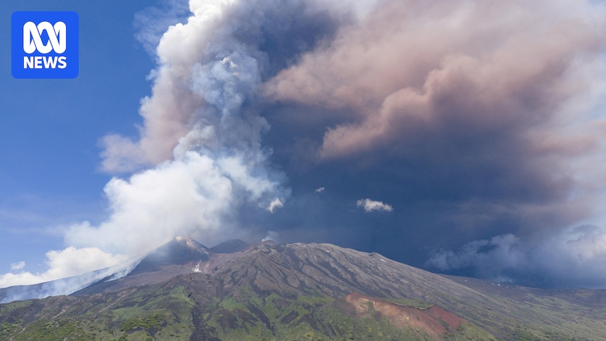 Etna Volcano Erupts: Tourists Flee For Safety
