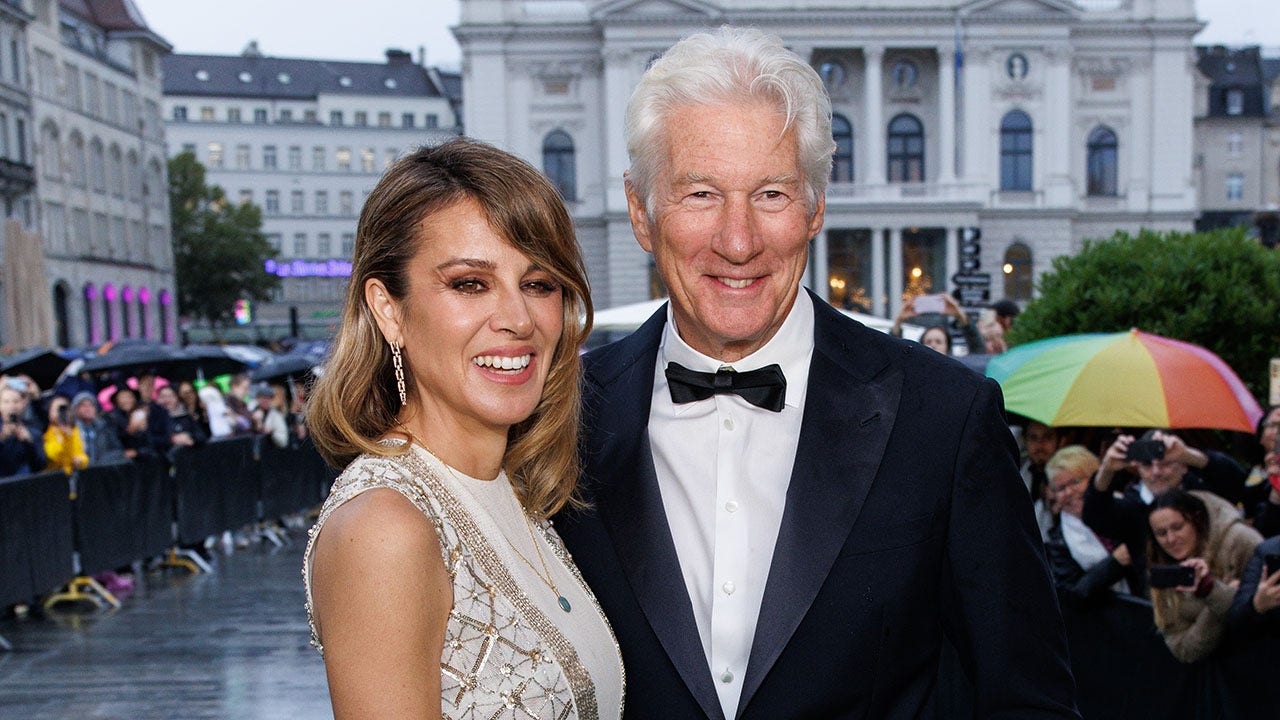 Gere & Wife Eyeing US Comeback After Spain