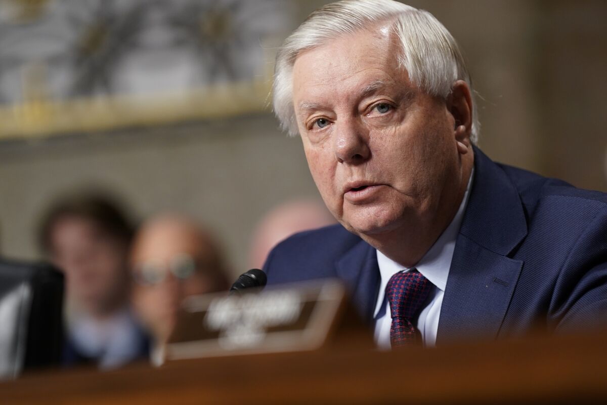 Graham Pushes For Tougher Russia Sanctions