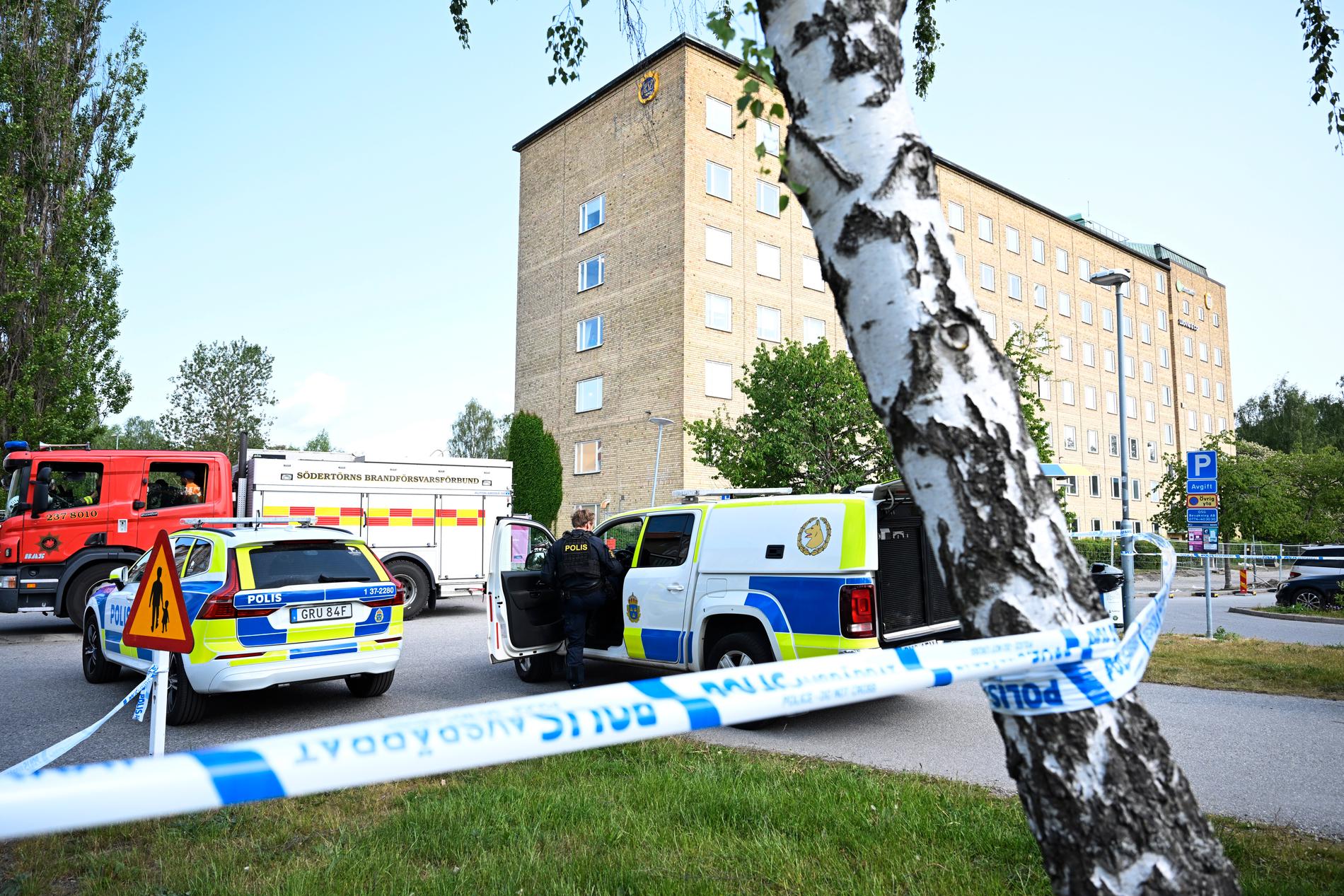 Handgranat Utanför Frivården: Polisen Undersöker