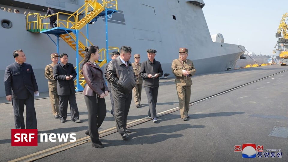 Kim Jong-un: Nordkoreanisches Schiff Kentert