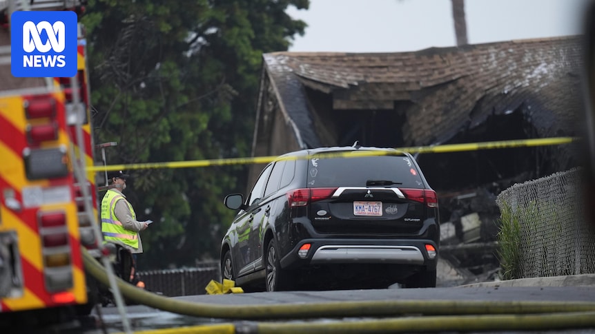 Plane Crash Ignites San Diego Homes, Cars