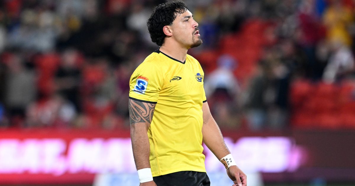 Reds Dominate Hurricanes: Proctor Shines