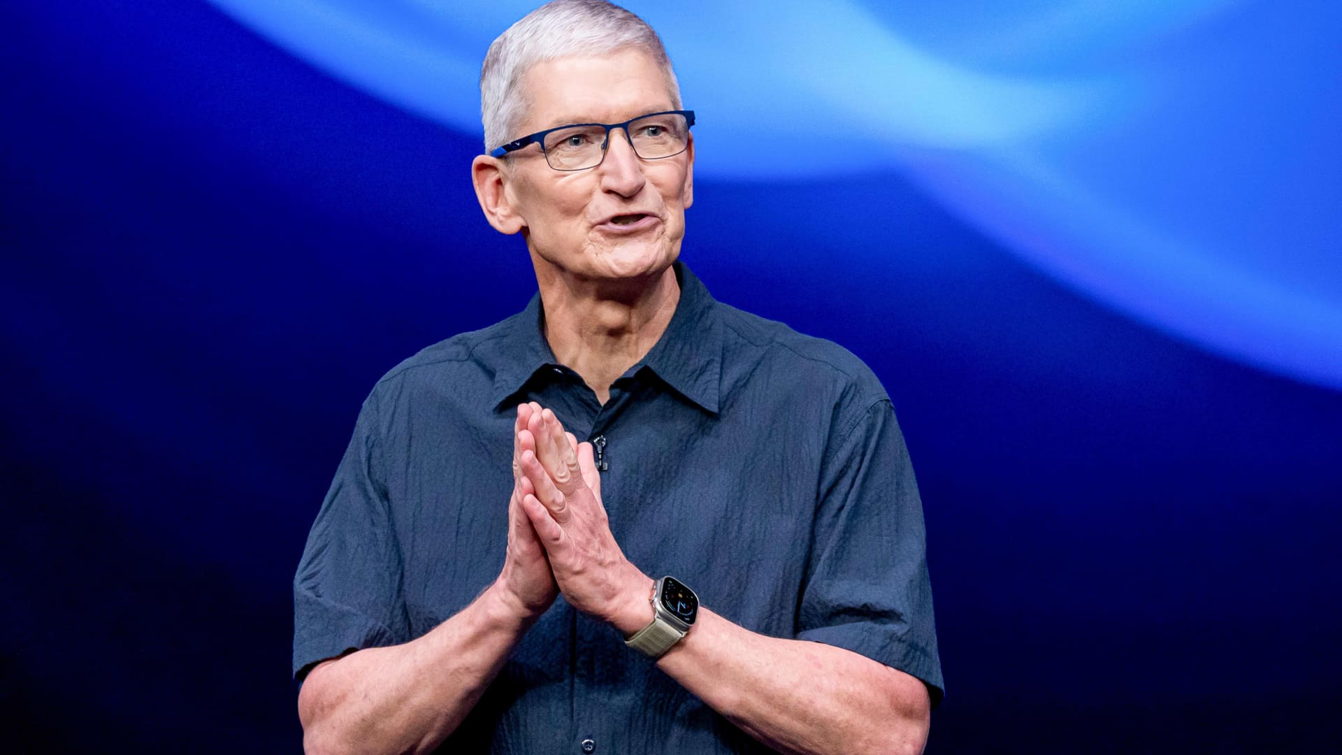 Saham Apple Anjlok: Dampak Tarif Tak Pasti
