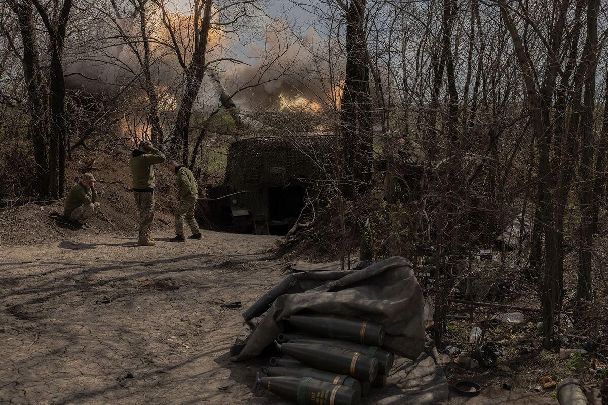 Trump's Ukraine Gambit: Confronting Putin